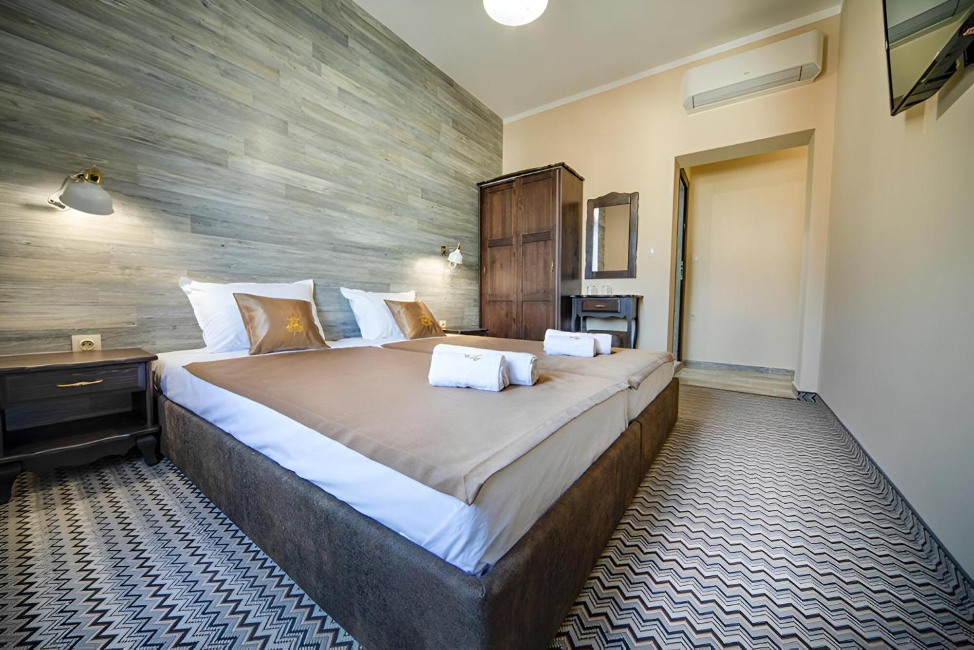 Hotel Antique - Free Private Parking Płowdiw Zewnętrze zdjęcie
